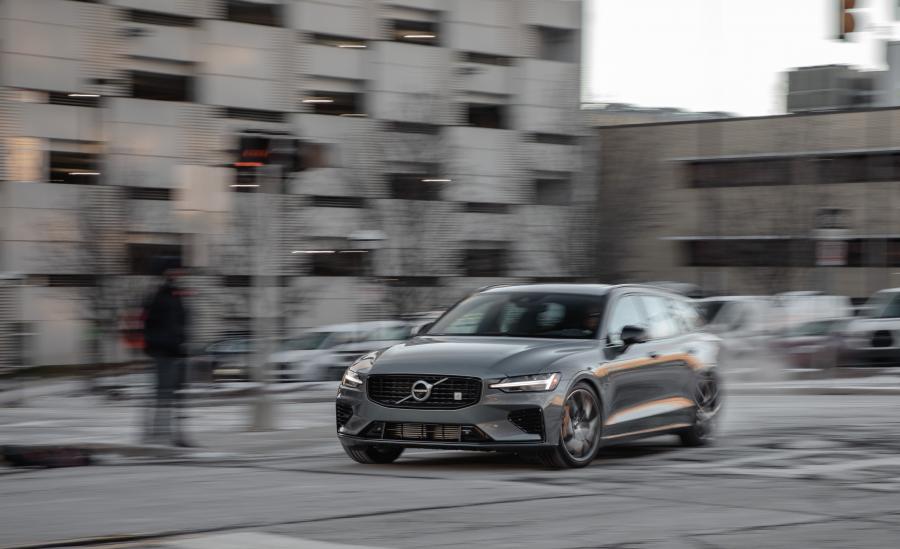  Volvo V60 T8 Polestar Engineered 2019 года  (NA) (фото 7 из 26)